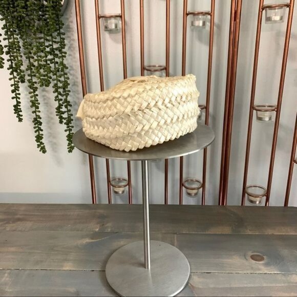 Vintage Cream Pillbox Hat with Ribbon Accent - Picture 1 of 8
